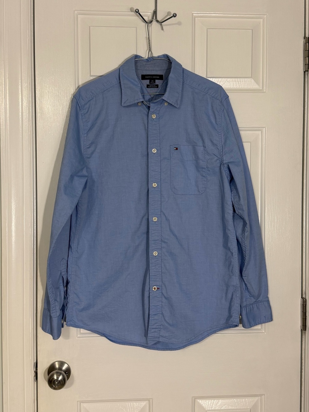Tommy Hilfiger Men’s blue button down Shirt Classic Fit Size Small